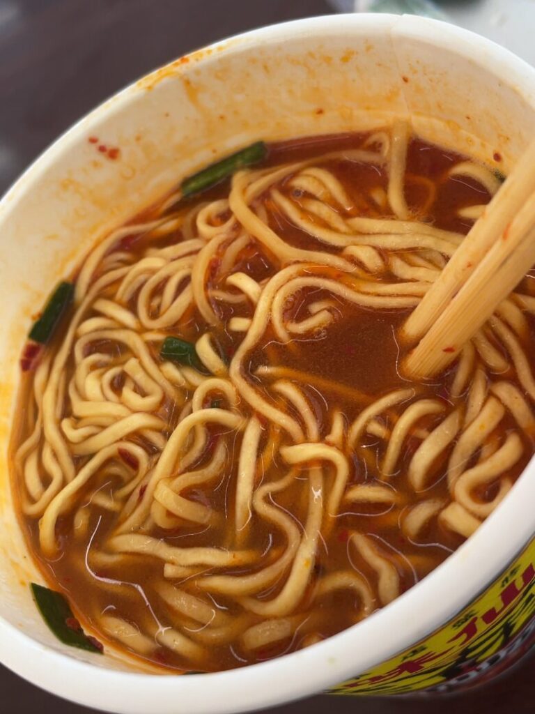 味仙 ファミマル エイリアン カップ麺 ラーメン 日清食品 台湾ラーメン